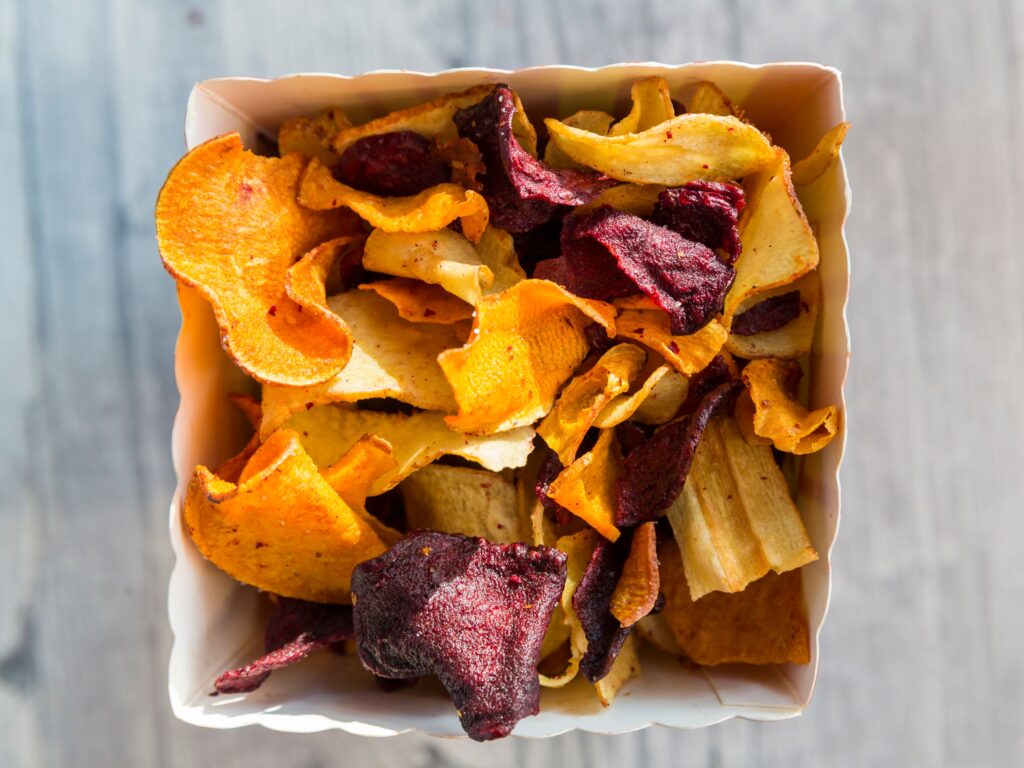 Chips di bucce di verdura e frutta