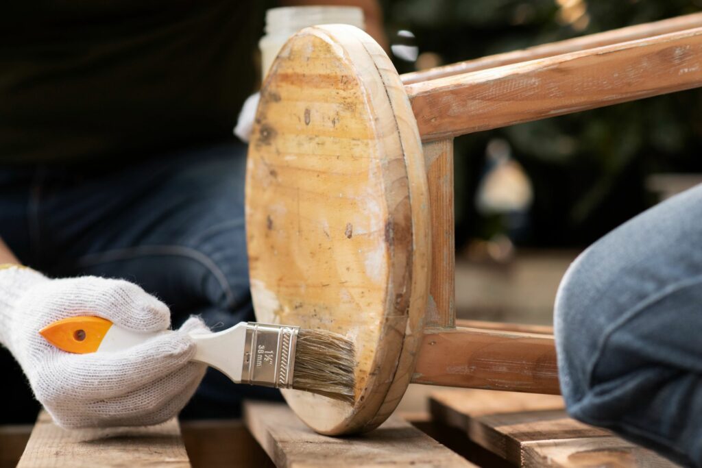 Crema lucidante e nutriente per il legno - Pennello